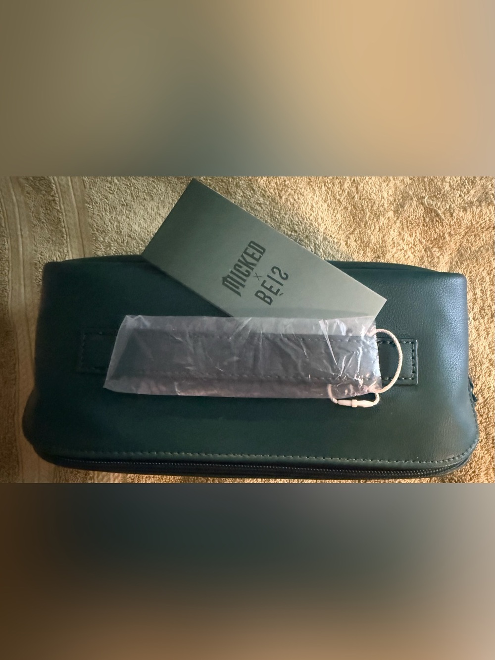 BEIS WICKED Toiletry Kit In Wicked Green. Brand New W/Original Packaging